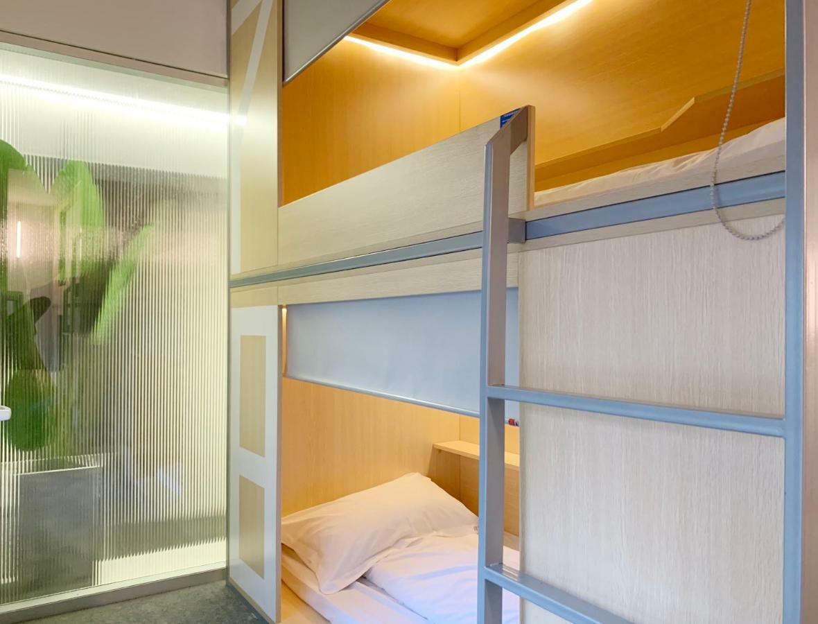 Weflow Hostel เซี่ยงไฮ้ ภายนอก รูปภาพ